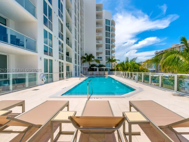 2-bedroom condo for rent in Fort Lauderdale - 401 N Birch Rd 701 - MondialRealty