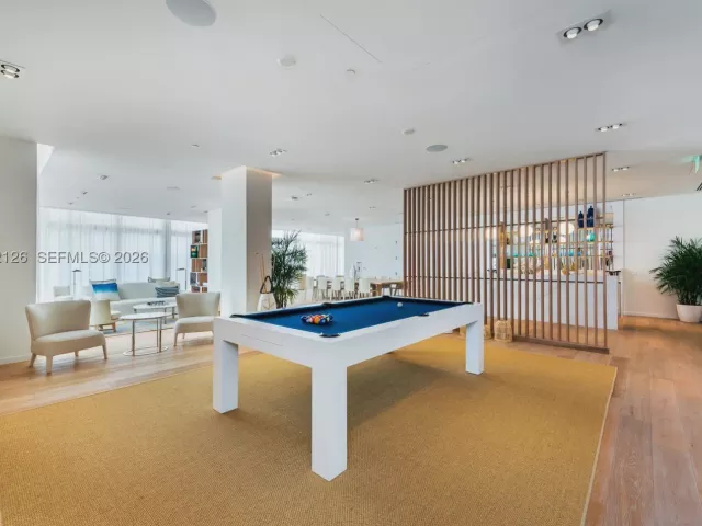 2-bedroom condo for rent in Fort Lauderdale - 401 N Birch Rd 701 - MondialRealty