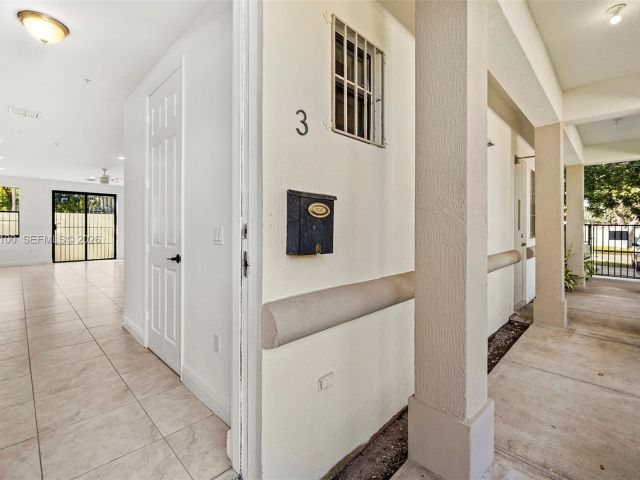 Home for rent at 1730 Thomas St 3 - photo 7474262