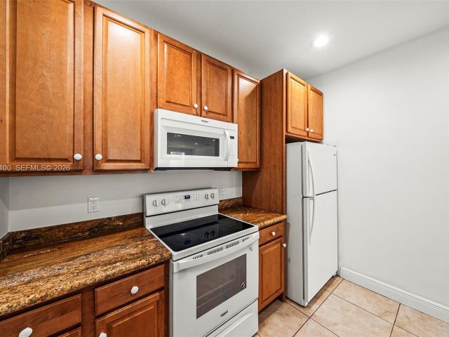 Home for rent at 1730 Thomas St 3 - photo 7474274