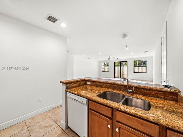 Home for rent at 1730 Thomas St 3 - photo 7474276