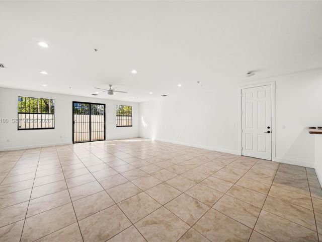 Home for rent at 1730 Thomas St 3 - photo 7474284