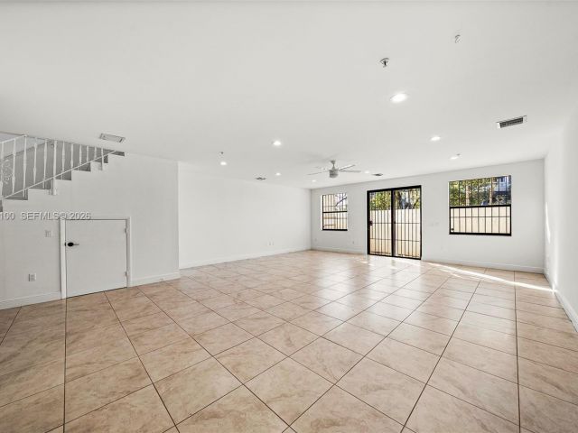 Home for rent at 1730 Thomas St 3 - photo 7474286