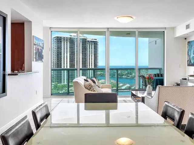 2-bedroom condo for sale in Aventura - 19400 Turnberry Way 1131 - MondialRealty