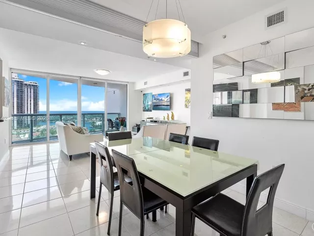 2-bedroom condo for sale in Aventura - 19400 Turnberry Way 1131 - MondialRealty