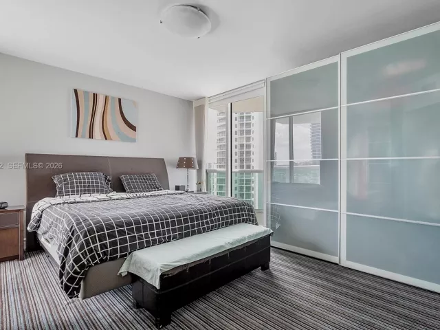 2-bedroom condo for sale in Aventura - 19400 Turnberry Way 1131 - MondialRealty