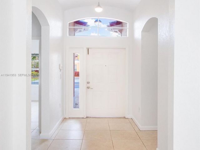 3-bedroom home for rent in Miami - 16222 SW 102nd Ter 0 - MondialRealty
