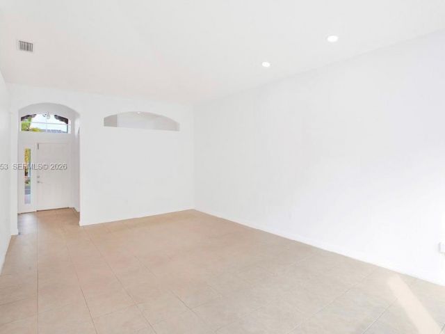 3-bedroom home for rent in Miami - 16222 SW 102nd Ter 0 - MondialRealty