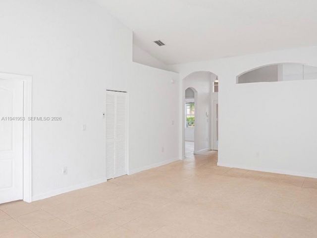 3-bedroom home for rent in Miami - 16222 SW 102nd Ter 0 - MondialRealty