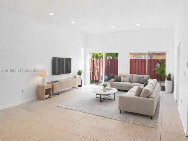 3-bedroom home for rent in Miami - 16222 SW 102nd Ter 0 - MondialRealty