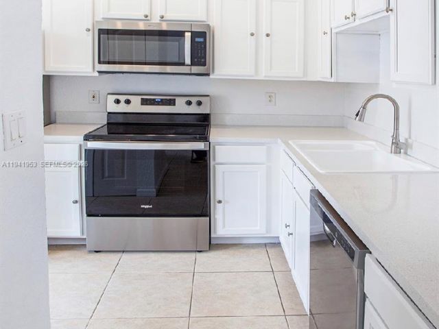 3-bedroom home for rent in Miami - 16222 SW 102nd Ter 0 - MondialRealty