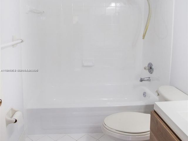 3-bedroom home for rent in Miami - 16222 SW 102nd Ter 0 - MondialRealty