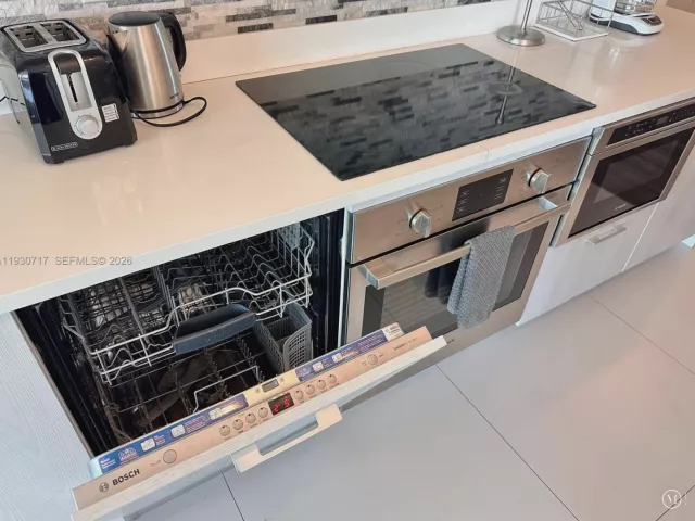 3-bedroom condo for sale in Miami - 501 NE 31st St 3601 - MondialRealty