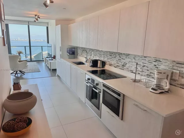 3-bedroom condo for sale in Miami - 501 NE 31st St 3601 - MondialRealty