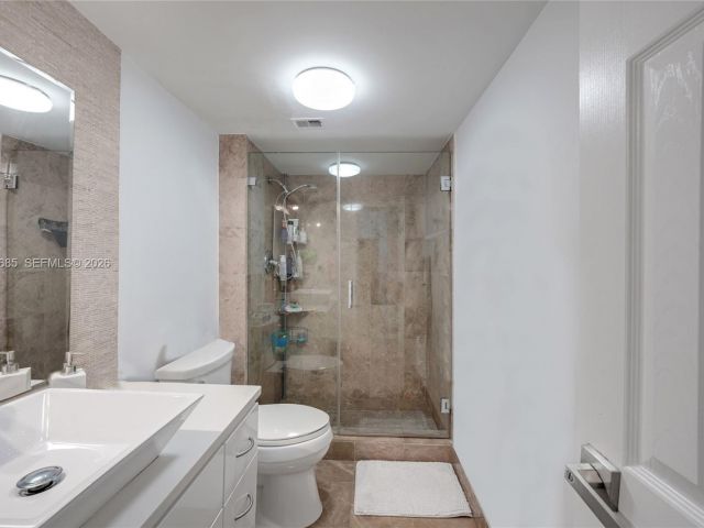 Apartment for sale  Unit #1415 - photo 7110645