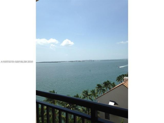 1-bedroom condo for sale in Miami - 540 Brickell Key Dr 925 - MondialRealty
