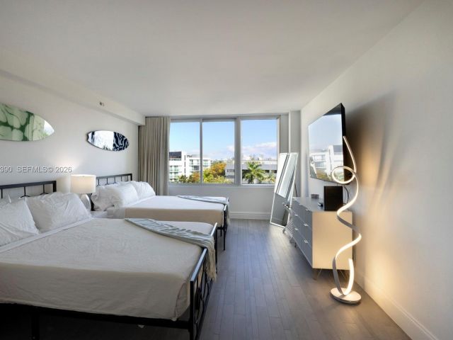 1-bedroom condo for sale in Miami Beach - 1100 West Ave 509 - MondialRealty