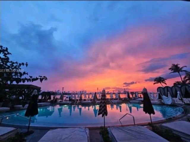 1-bedroom condo for sale in Miami Beach - 1100 West Ave 509 - MondialRealty