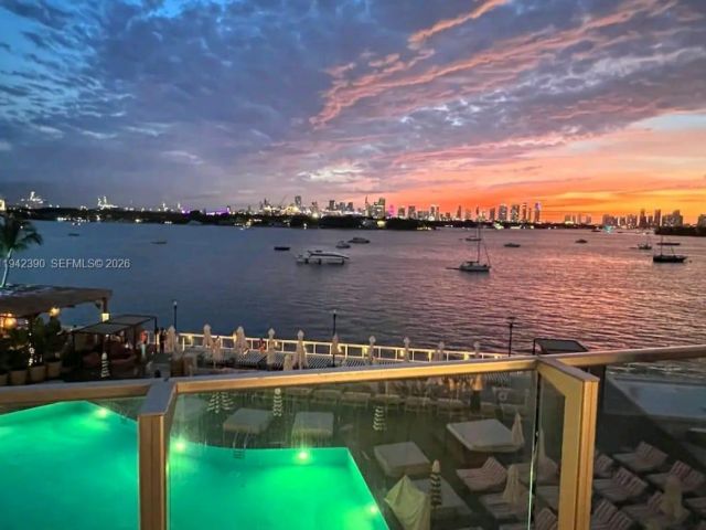 1-bedroom condo for sale in Miami Beach - 1100 West Ave 509 - MondialRealty