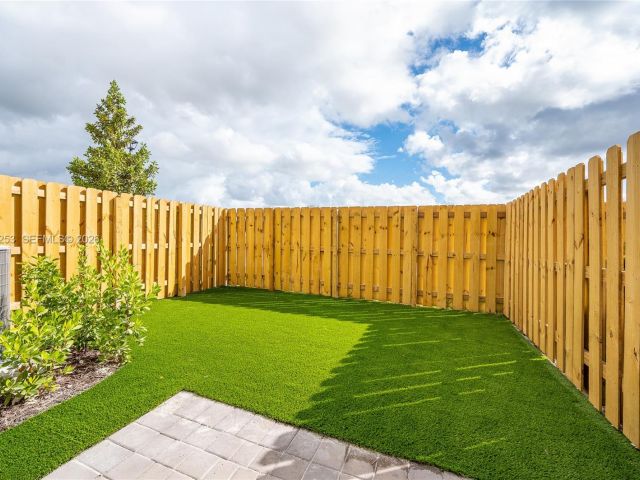 3-bedroom home for rent in Homestead - 2747 SE 26th Rd 2747 - MondialRealty