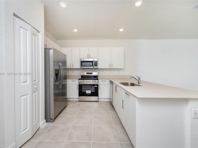 3-bedroom home for rent in Homestead - 2747 SE 26th Rd 2747 - MondialRealty