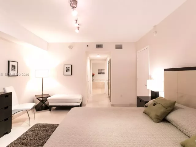 2-bedroom condo for rent in Hallandale Beach - 1830 S OCEAN DR 2110 - MondialRealty