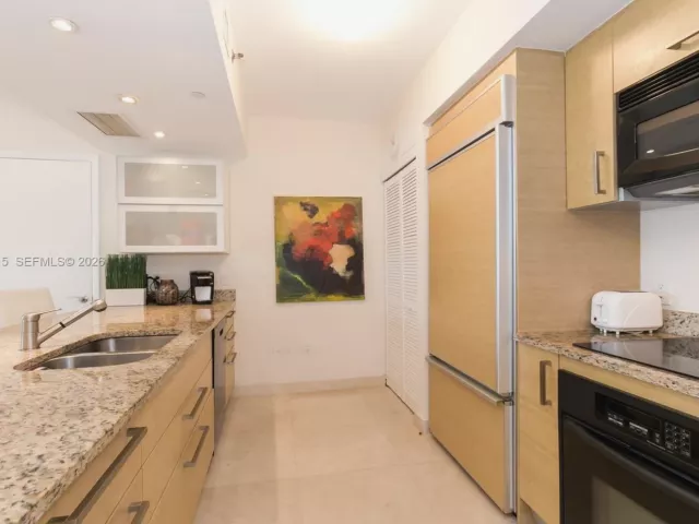 2-bedroom condo for rent in Hallandale Beach - 1830 S OCEAN DR 2110 - MondialRealty