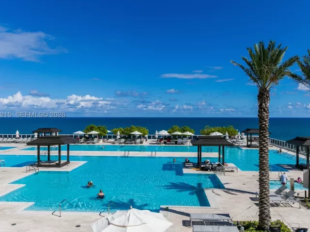 2-bedroom condo for rent in Hallandale Beach - 1830 S OCEAN DR 2110 - MondialRealty