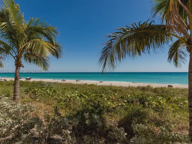 2-bedroom condo for rent in Hallandale Beach - 1830 S OCEAN DR 2110 - MondialRealty