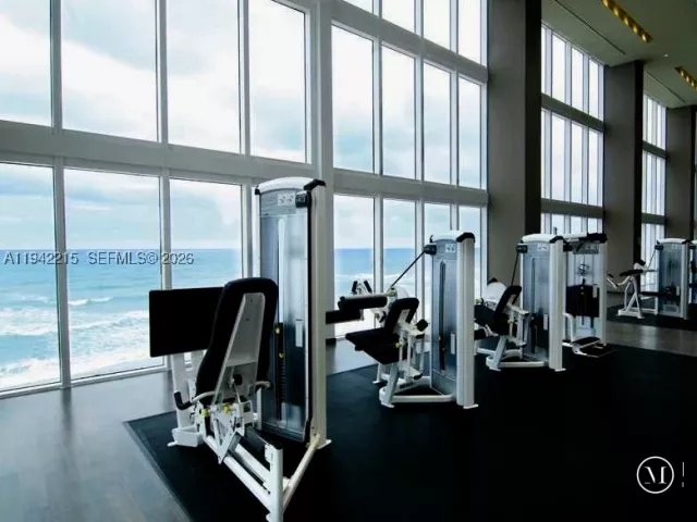 2-bedroom condo for rent in Hallandale Beach - 1830 S OCEAN DR 2110 - MondialRealty