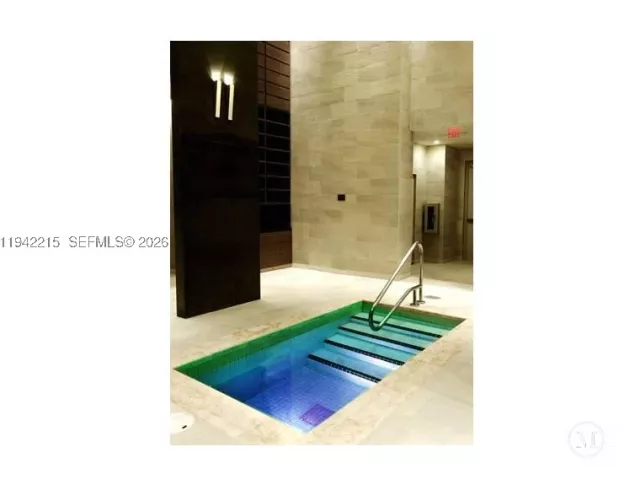 2-bedroom condo for rent in Hallandale Beach - 1830 S OCEAN DR 2110 - MondialRealty