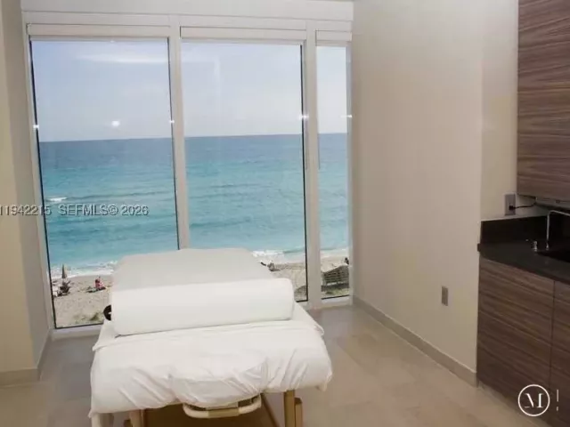 2-bedroom condo for rent in Hallandale Beach - 1830 S OCEAN DR 2110 - MondialRealty
