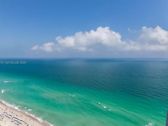 2-bedroom condo for rent in Hallandale Beach - 1830 S OCEAN DR 2110 - MondialRealty