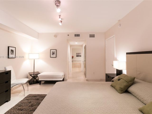 Apartment for rent  Unit #2110 - photo 7025740