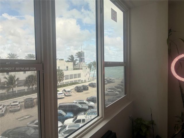 2-bedroom condo for sale in Hollywood - 3505 S Ocean Dr 310 - MondialRealty