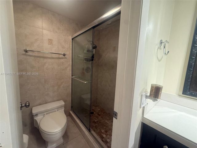 2-bedroom condo for sale in Hollywood - 3505 S Ocean Dr 310 - MondialRealty