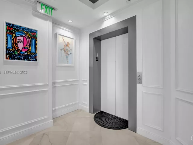 3-bedroom condo for rent in Sunny Isles Beach - 16051 Collins Ave 2001 - MondialRealty