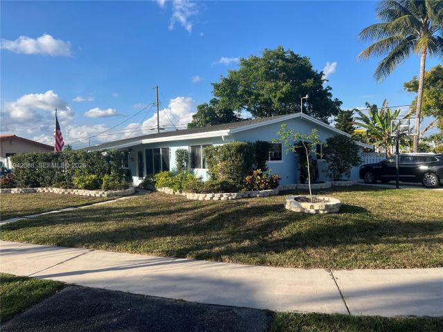 3-bedroom home for rent in Miami - 8801 SW 42nd St - MondialRealty