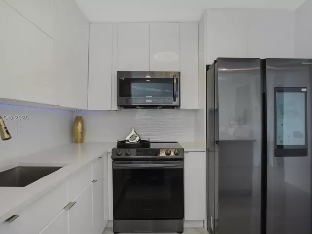 2-bedroom condo for sale in Hallandale Beach - 2017 S Ocean Dr 1206 - MondialRealty