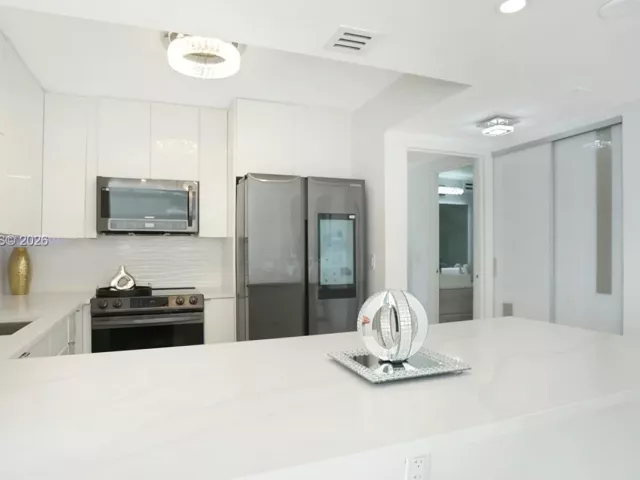 2-bedroom condo for sale in Hallandale Beach - 2017 S Ocean Dr 1206 - MondialRealty
