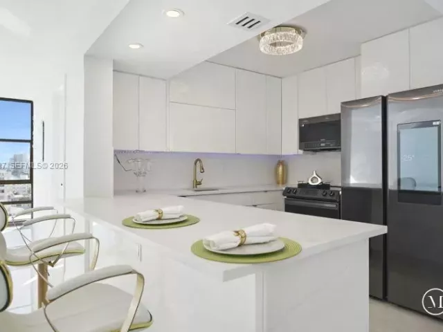 2-bedroom condo for sale in Hallandale Beach - 2017 S Ocean Dr 1206 - MondialRealty