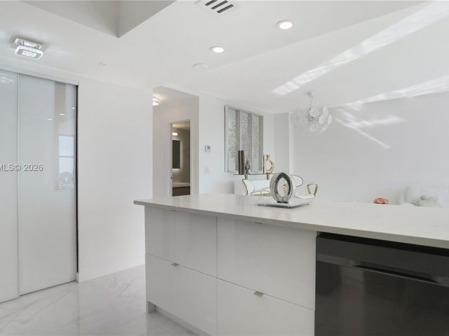 Apartment for sale  Unit #1206 - photo 7025659