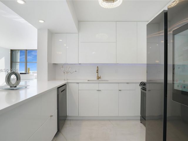 Apartment for sale  Unit #1206 - photo 7025660