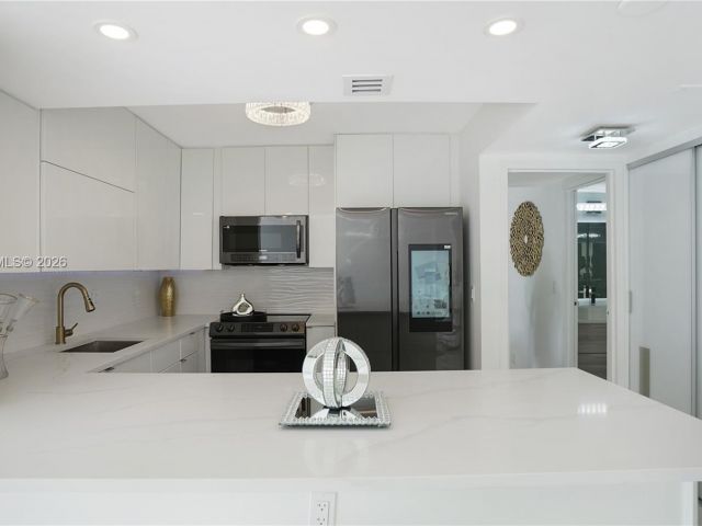 Apartment for sale  Unit #1206 - photo 7025662