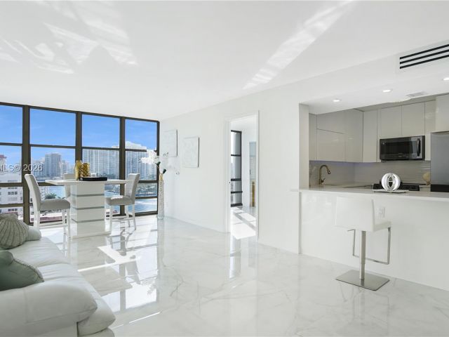 Apartment for sale  Unit #1206 - photo 7025676