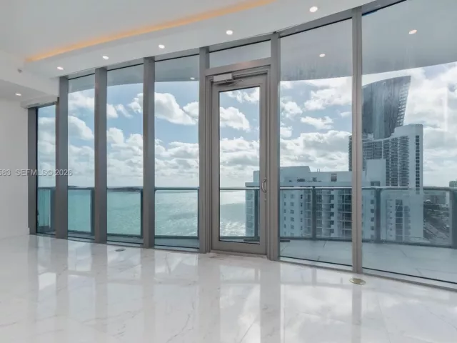 2-bedroom condo for rent in Sunny Isles Beach - 17475 Collins Ave 2003 - MondialRealty