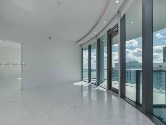 2-bedroom condo for rent in Sunny Isles Beach - 17475 Collins Ave 2003 - MondialRealty