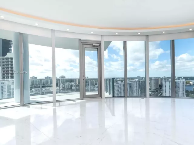 2-bedroom condo for rent in Sunny Isles Beach - 17475 Collins Ave 2003 - MondialRealty