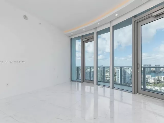 2-bedroom condo for rent in Sunny Isles Beach - 17475 Collins Ave 2003 - MondialRealty