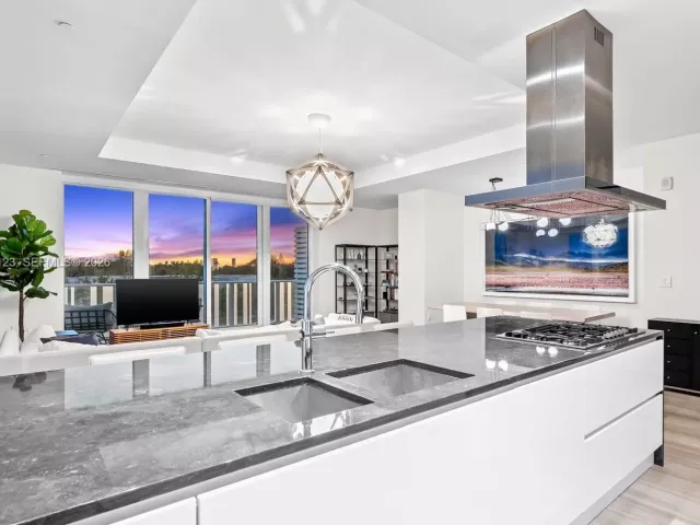 2-bedroom condo for sale in Miami Beach - 4701 N Meridian Ave 315 - MondialRealty